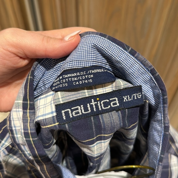 Nautica Blue Plaid short sleeve button down - Size XL - Picture 6 of 8